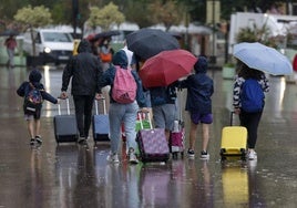 Las lluvias ya descargan en la Comunitat y Aemet activa un aviso por tormentas hasta la noche