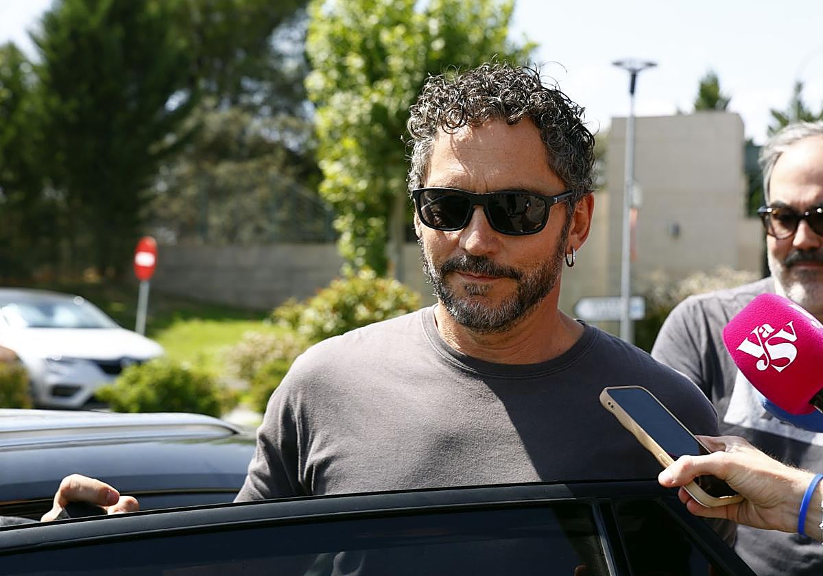 FOTOS | Familiares y amigos dan el último adiós a Verónica Echegui en el tanatoio de La Paz