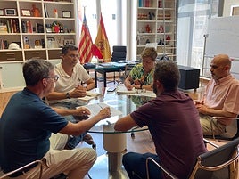 Reunión en el Ayuntamiento de Alfafar con los miembros de la empresa de agua.
