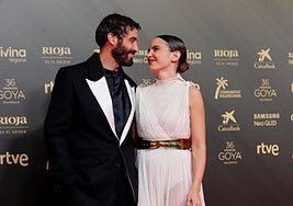Verónica Echegui, junto a Álex García en los Goya celebrados en Valencia en 2022.
