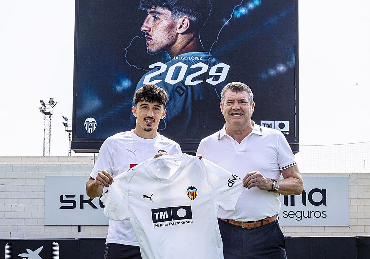 Diego López, con Ron Gourlay.