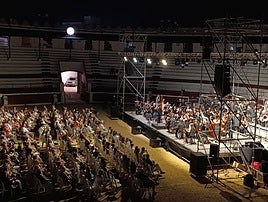 El concierto de clausura en la plaza de toros de Ondara.