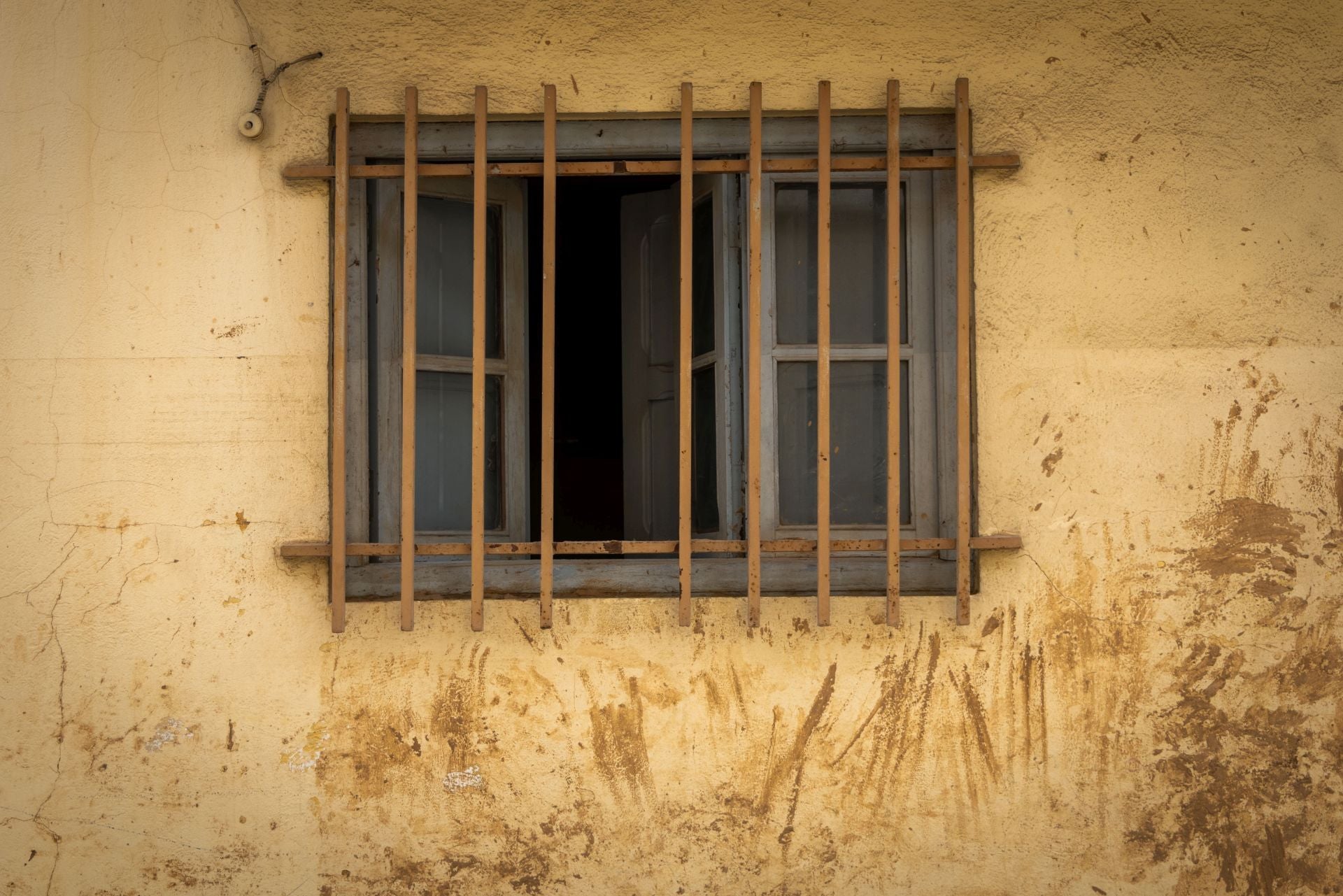 FOTOS | Las dos casas de Paiporta afectadas por la dana que han sido ocupadas