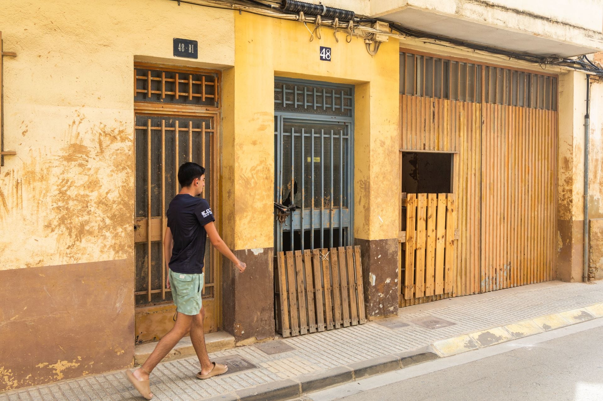 FOTOS | Las dos casas de Paiporta afectadas por la dana que han sido ocupadas