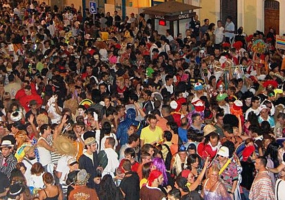 Noche de disfraces en Rafelbunyol, en una imagen de archivo.