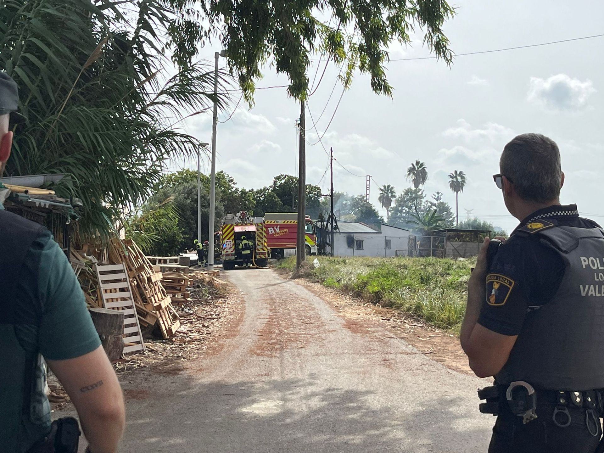 FOTOS | Incendio de una alquería en Carpesa