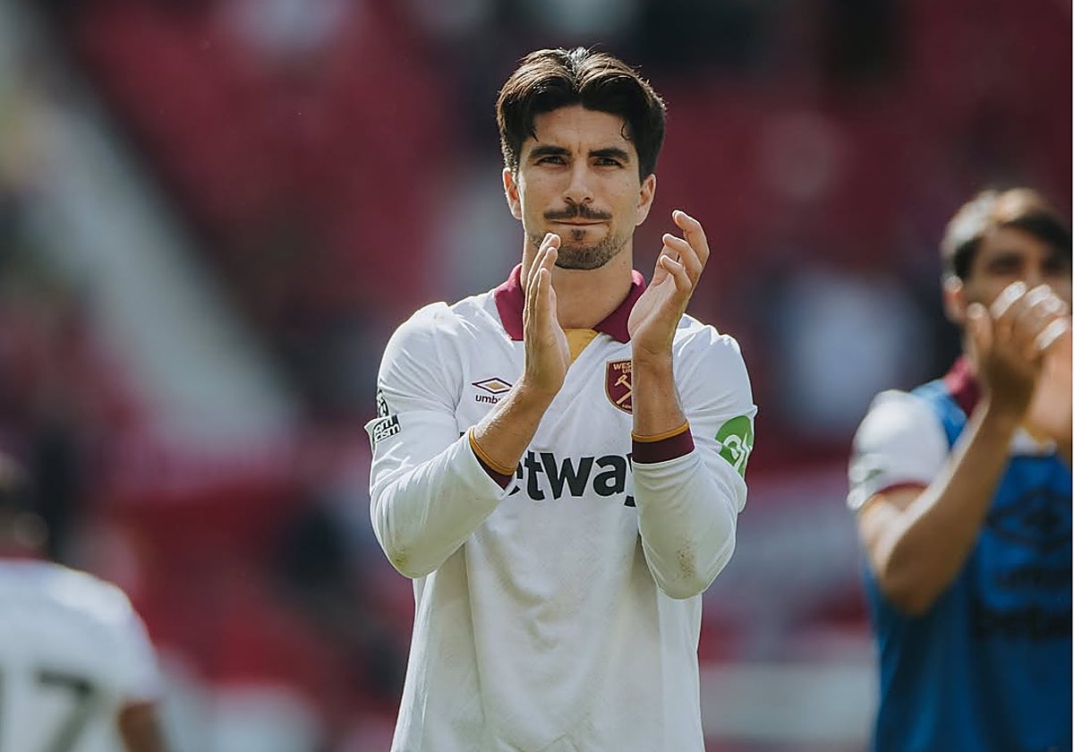 Carlos Soler, durante su etapa en la Premier League.
