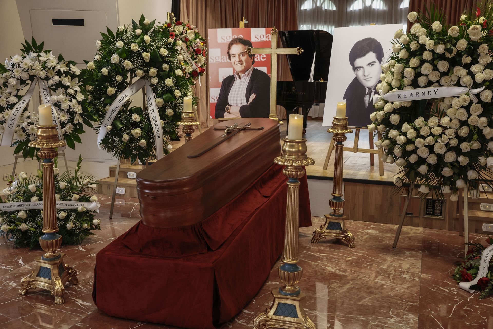 Fotos: desfile de famosos para dar el último adiós a Manolo de la Calva (Dúo Dinámico)