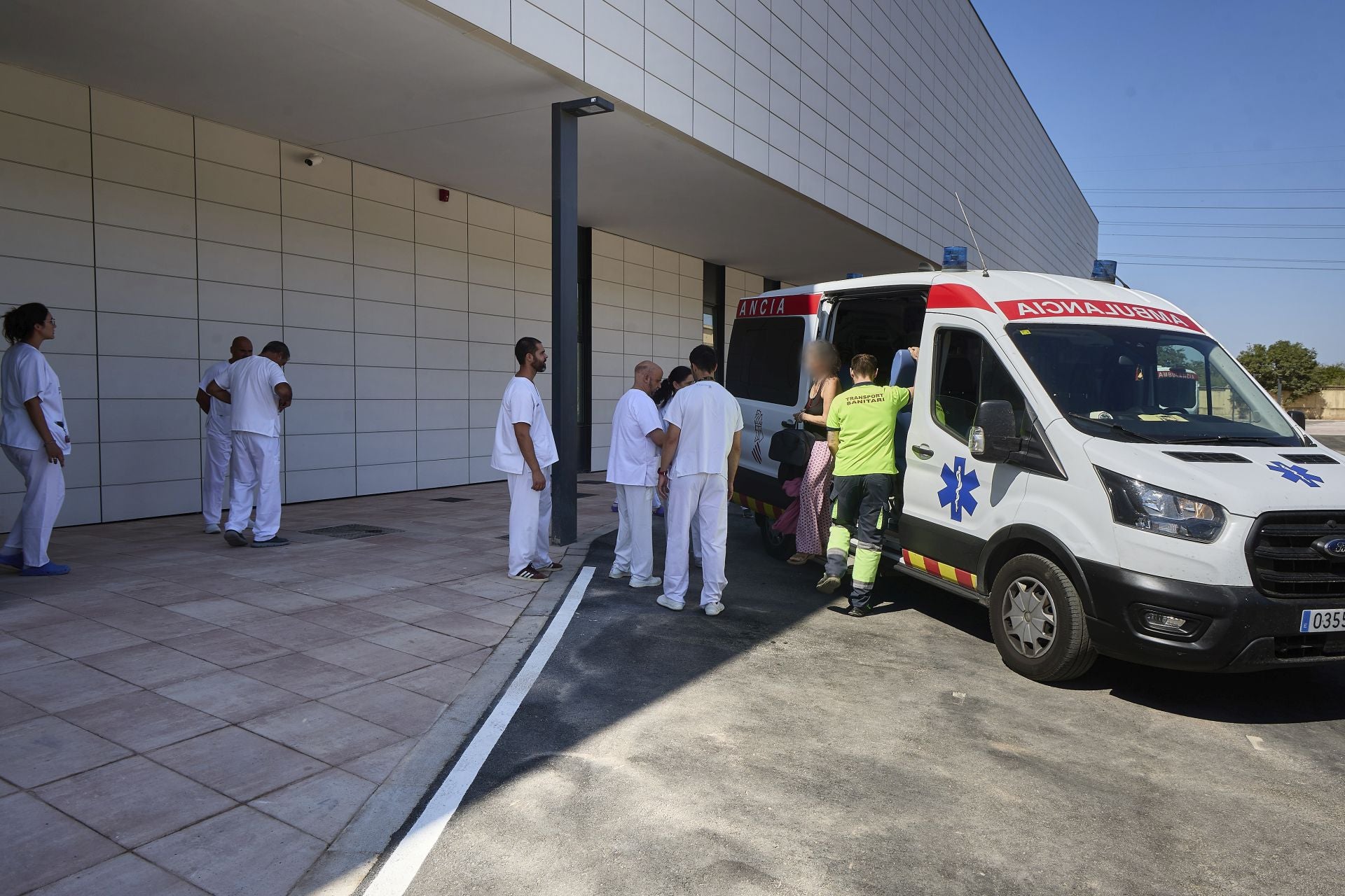 Fotos | El cierre del Doctor Moliner culmina con el traslado de los últimos quince pacientes