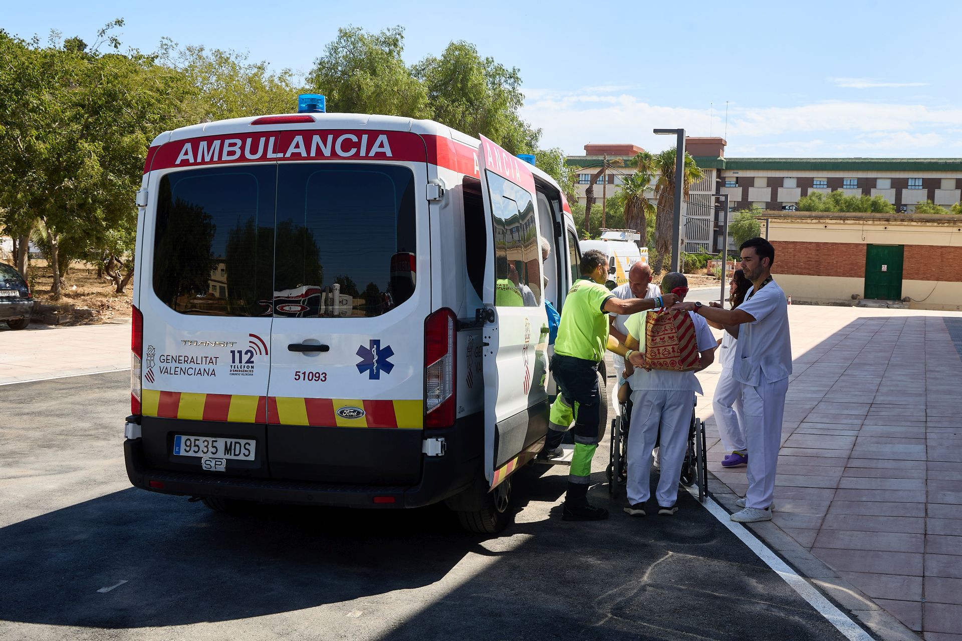 Fotos | El cierre del Doctor Moliner culmina con el traslado de los últimos quince pacientes
