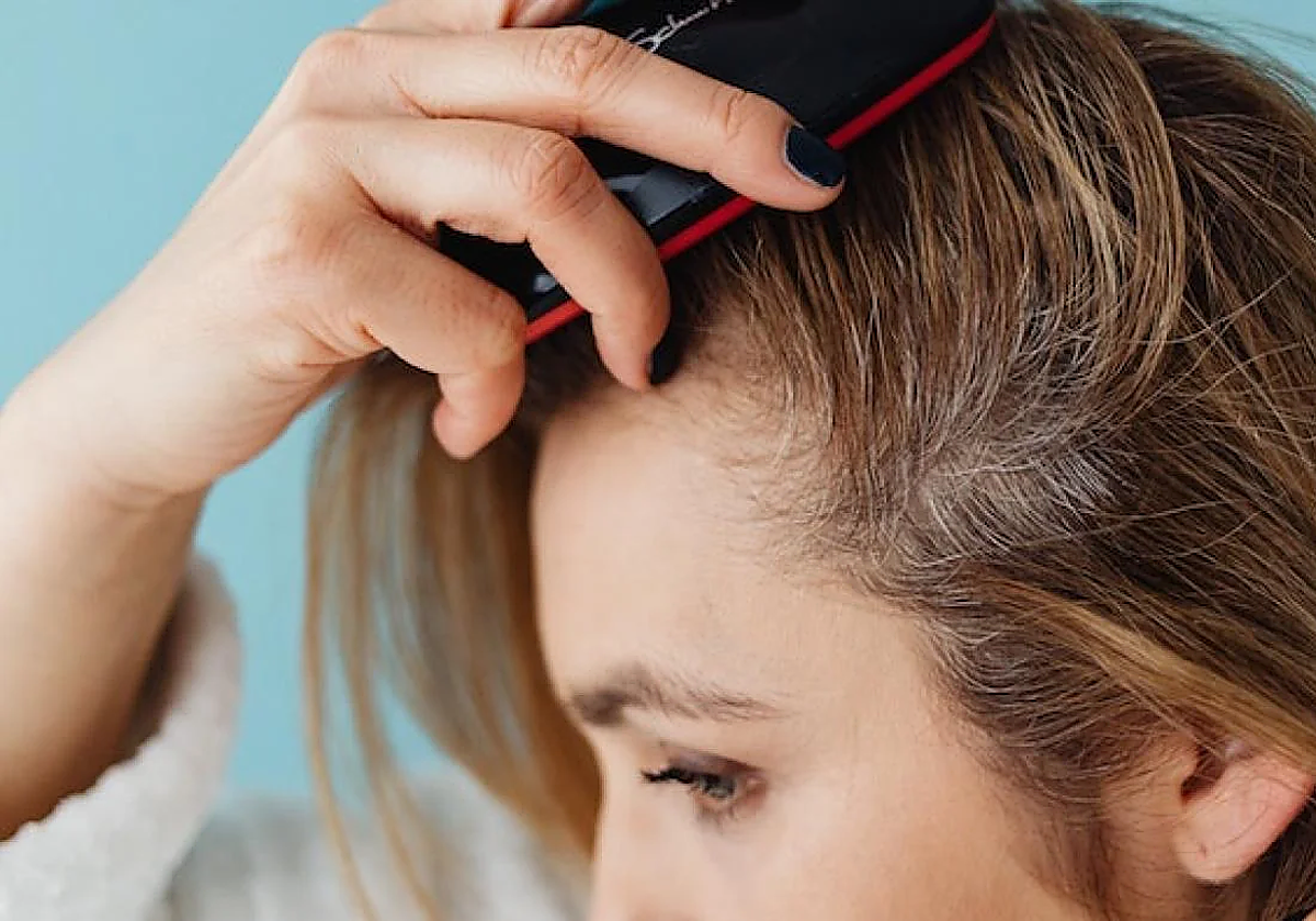 La mejor forma de cuidar el cabello teñido, según la dermatóloga Pilar Ochoa