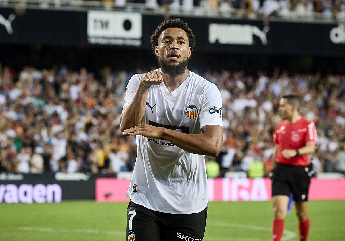 Danjuma, tras hacer el segundo gol para el Valencia.
