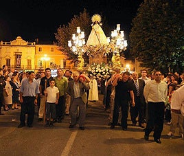 Procesión en honor de la Virgen del Castillo de Chiva.