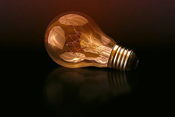 Una bombilla en una imagen de archivo.
