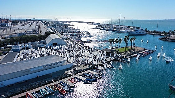Imagen aérea del Real Club Náutico de Valencia.
