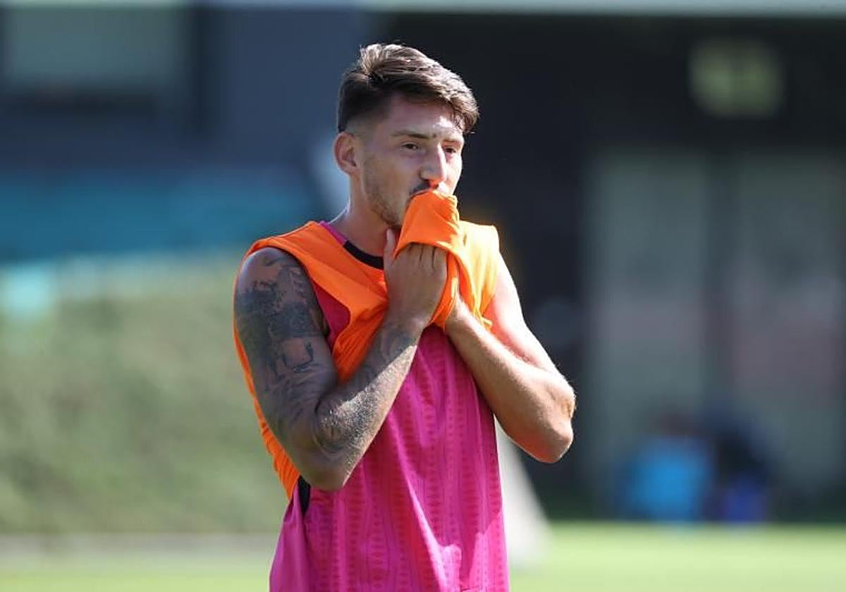 Unai Vencedor, con el Athletic en un entrenamiento.