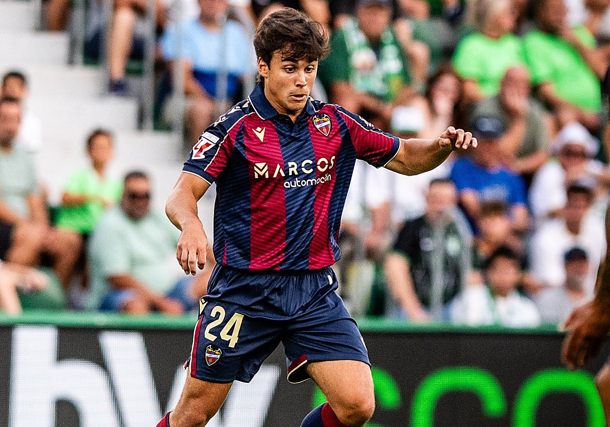 Carlos Álvarez, con el Levante.