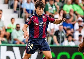 Carlos Álvarez, con el Levante.