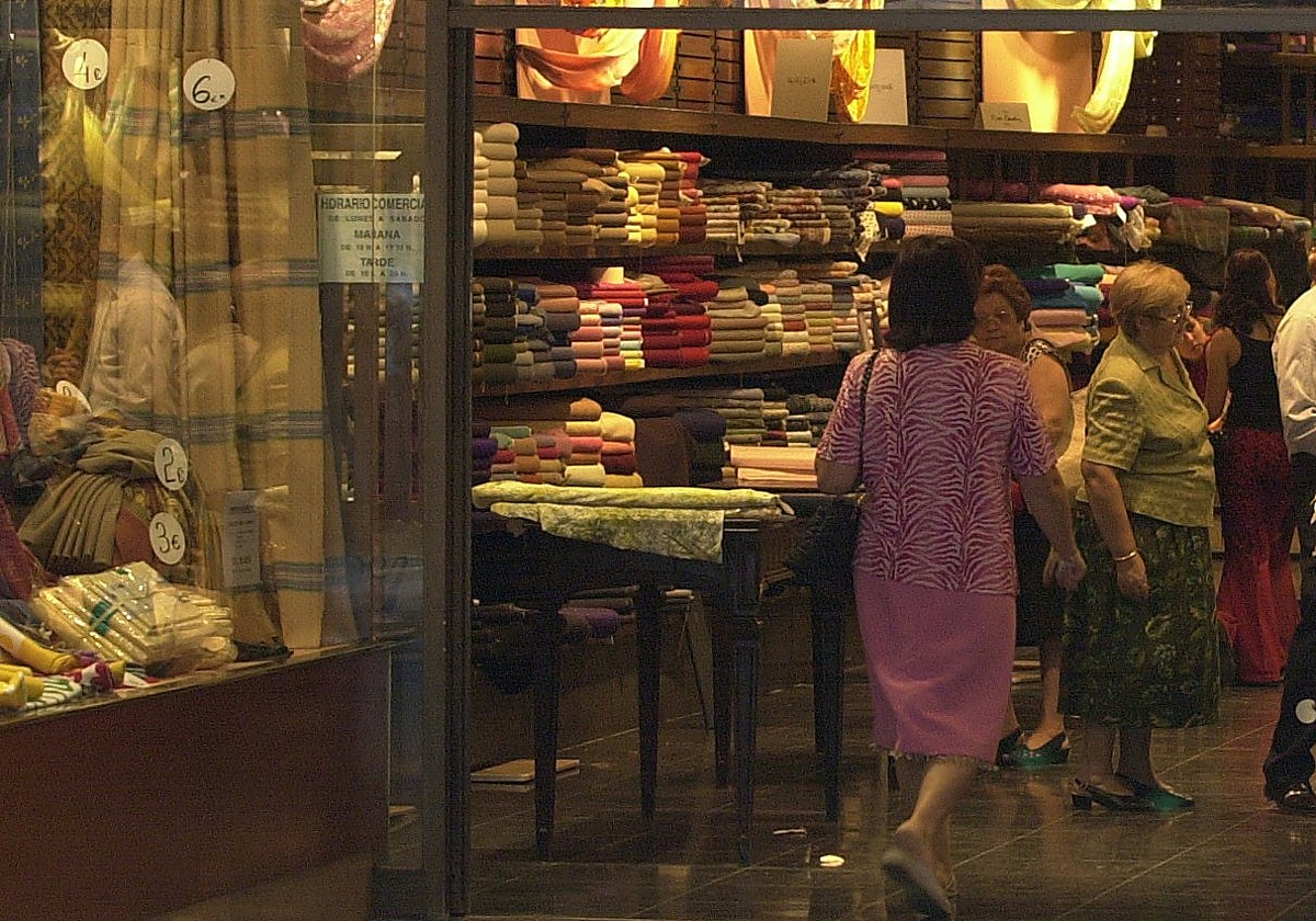 Las más de 26.000 personas beneficiarias del bono comercio de Valencia pueden ya comprarlo en línea