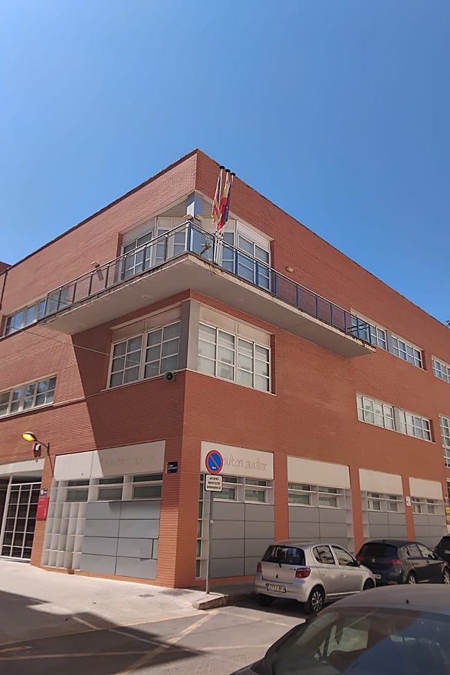 Sede de la alcaldía pedánea de la Torre, en la calle Benidoleg, donde se pondrá la alarma.