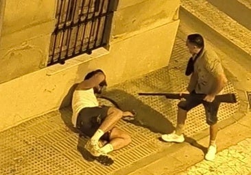Un hombre herido grave tras recibir varios disparos de escopeta en una calle de Alfafar