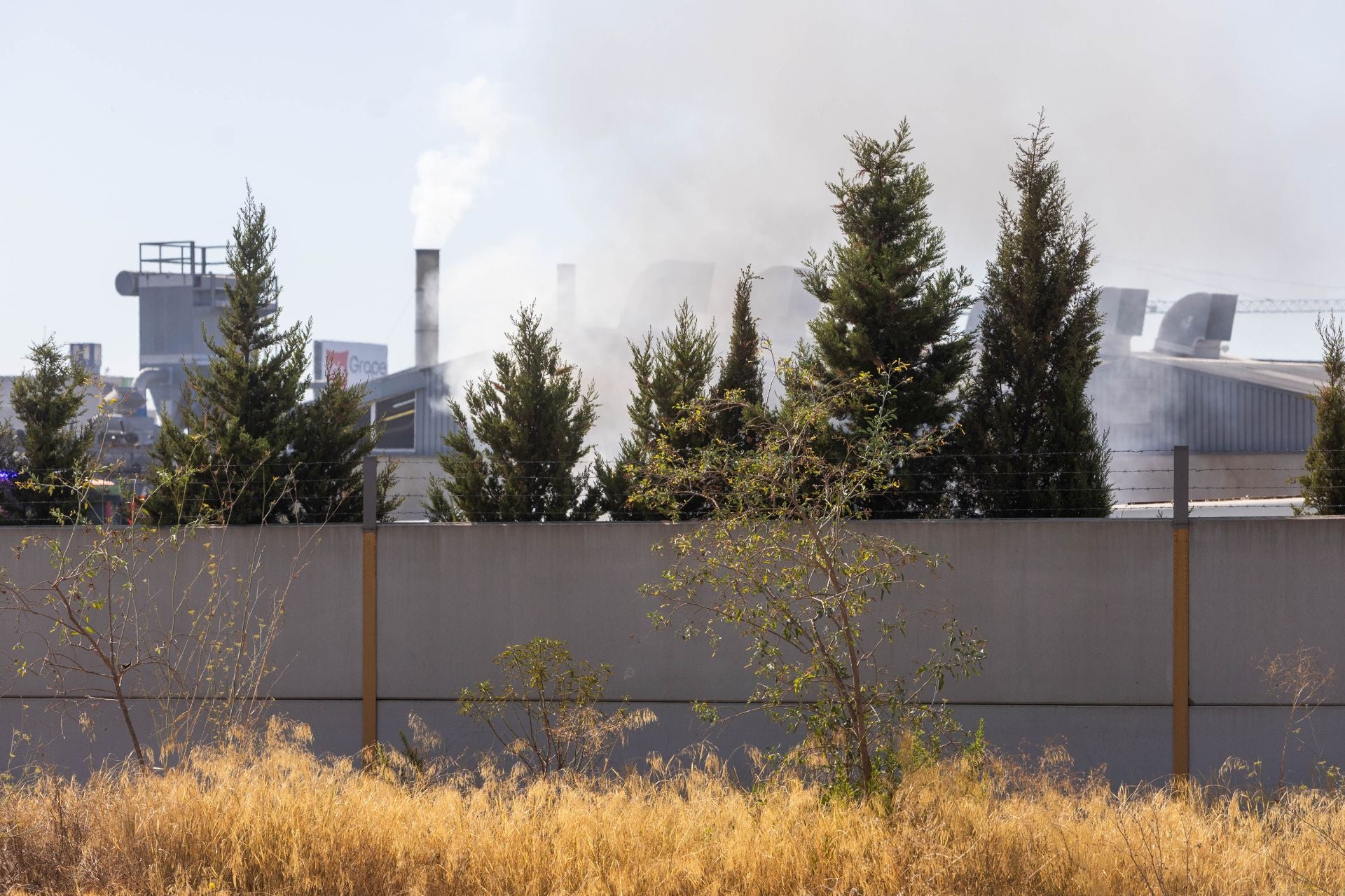 Incendio en un desguace de Quart de Poblet