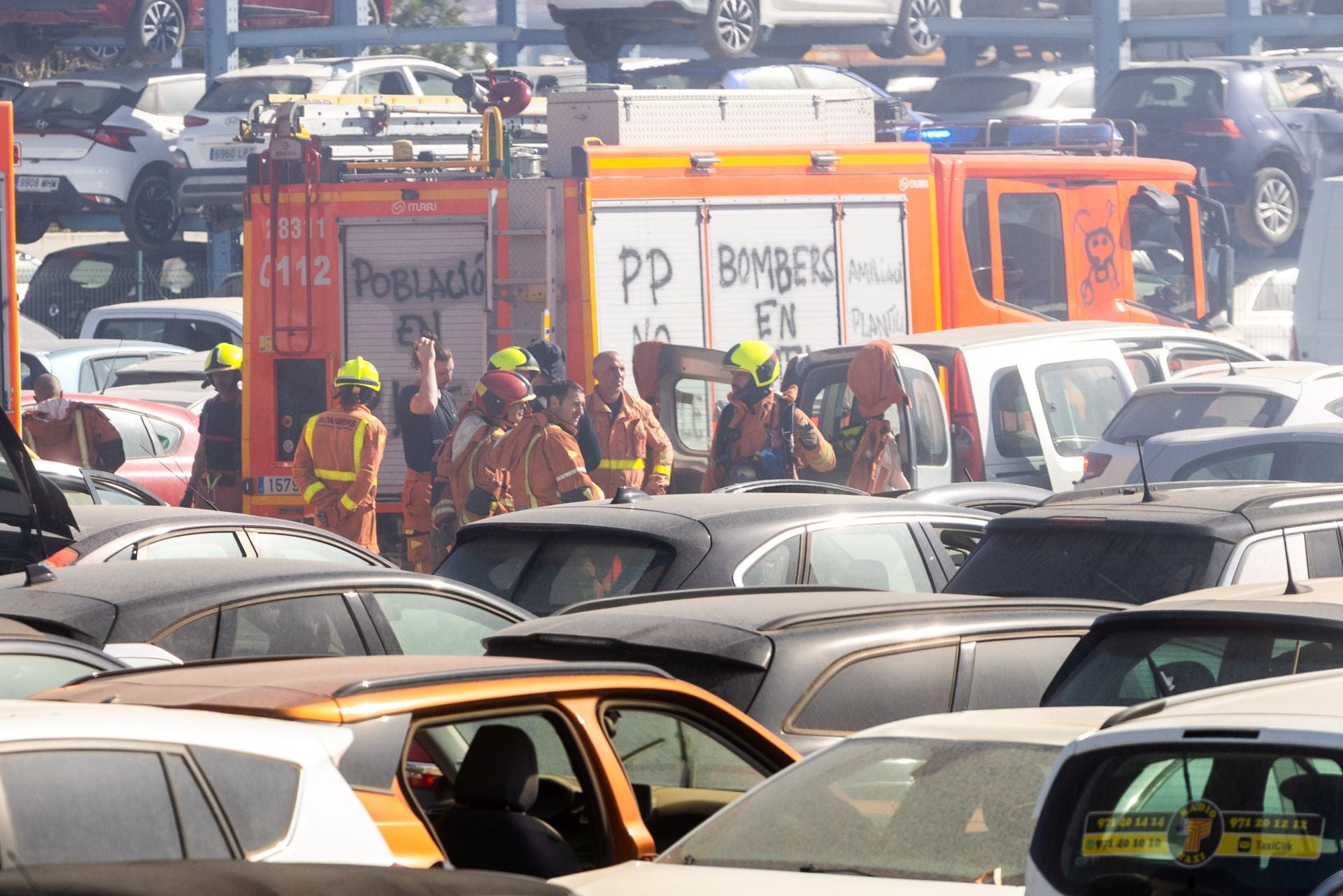 Incendio en un desguace de Quart de Poblet