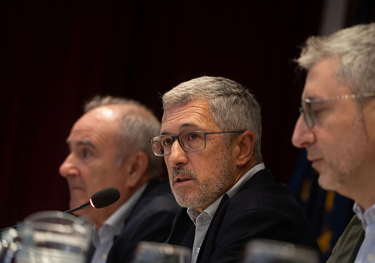 El secretario de Estado Hugo Morán (c), este jueves en Valencia.