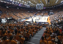 La grada de la Fonteta, durante su último partido.