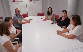 Reunión de los vecinos con la concejala de Medio Ambiente.