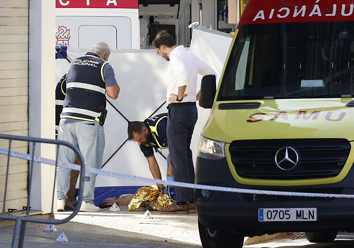 Fotos: un hombre asesina a tiros a otro en la calle y a plena luz del día en Xirivella (Valencia)