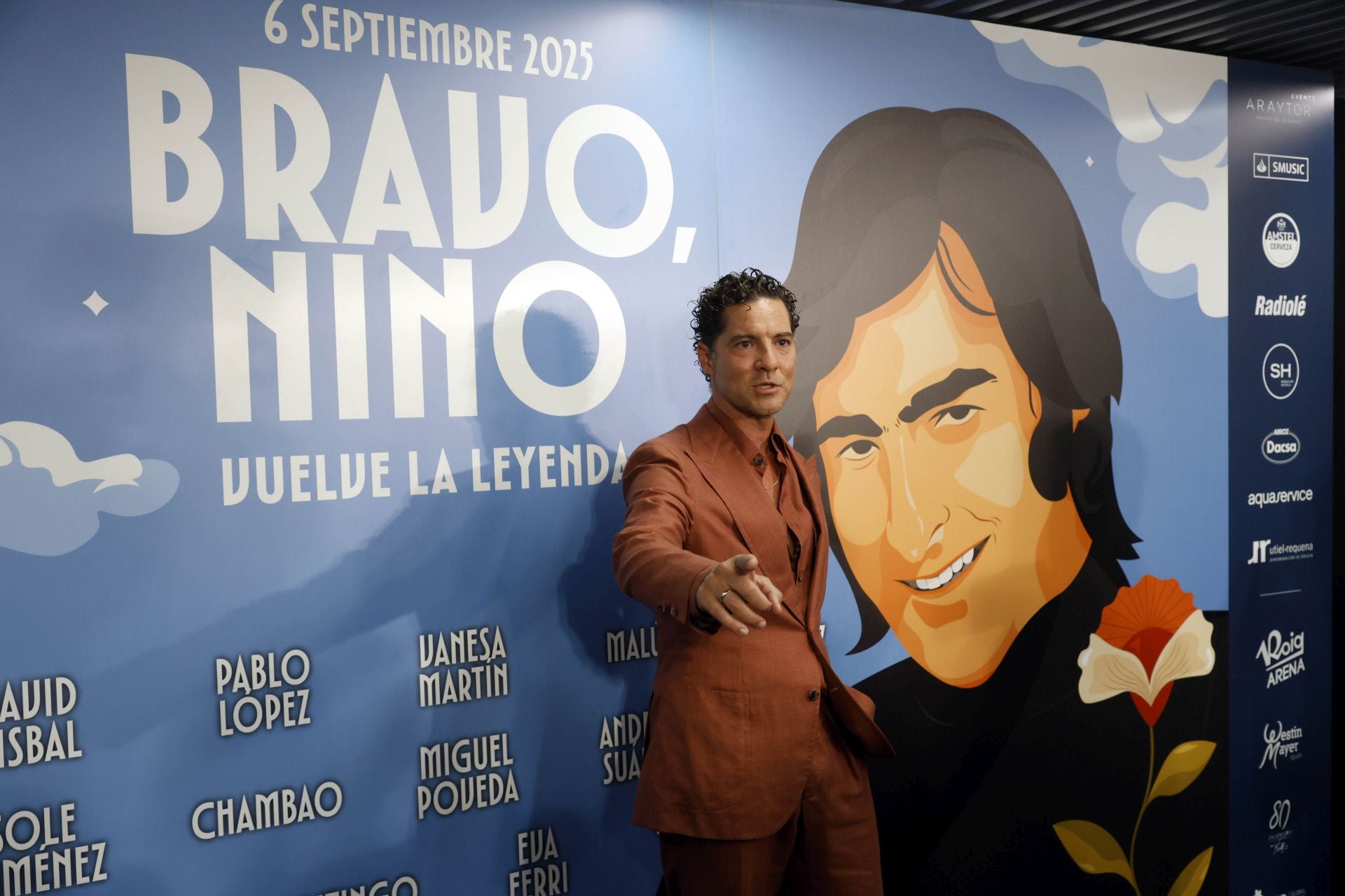 FOTOS | Los artistas pasan por el &#039;photocall&#039; en el estreno del Roig Arena