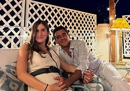 Alberto Herrera y Blanca Llandres anuncian que esperan su primer hijo.