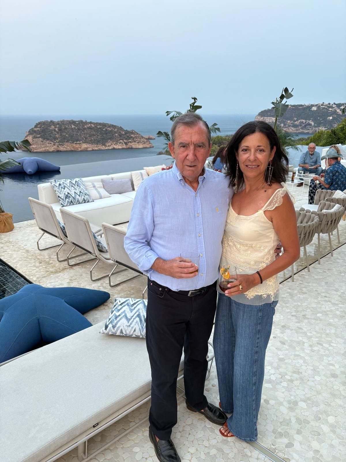 Enrique Llobet y Tona Porcel en la fiesta de Rosa Castellví.