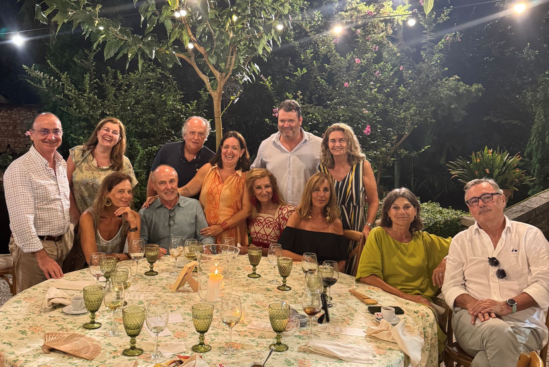 Francisco Salvador, Lucía Alamar, María Die, Enrique Fayos, Álvaro Tomás, Conchita Castillo, Marichu Peláez, Rafael Gomis, Arancha Álvarez Leonor de Arizón, Irene Gil y Juan Carlos Guerra.