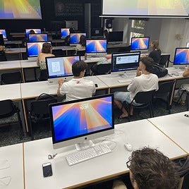 Alumnos del Campus de Gandia en una de las aulas.