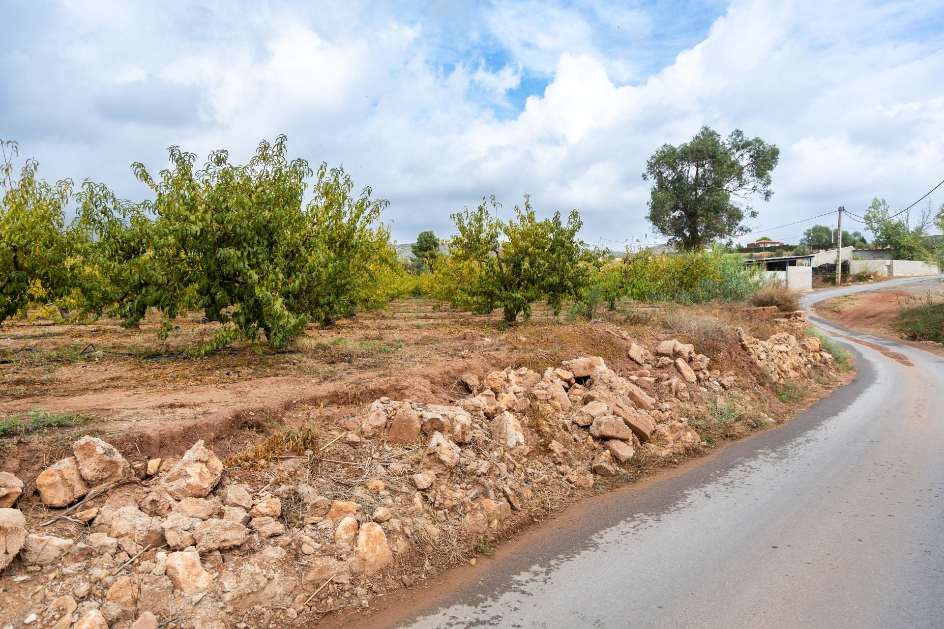Imagen secundaria 1 - Las trabas burocráticas frenan la reconstrucción en Montroy