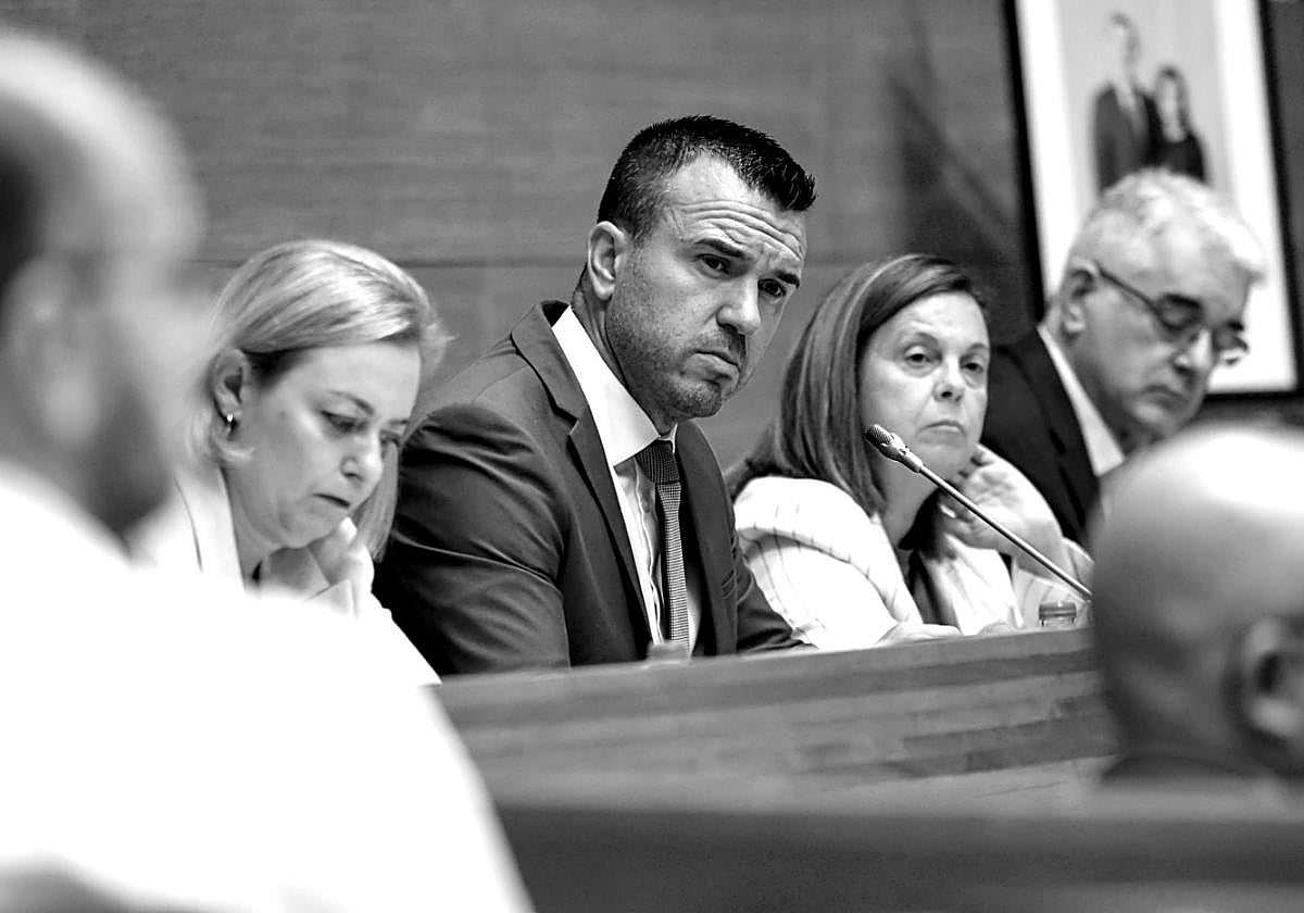 Ens Uneix descoloca a Mompó