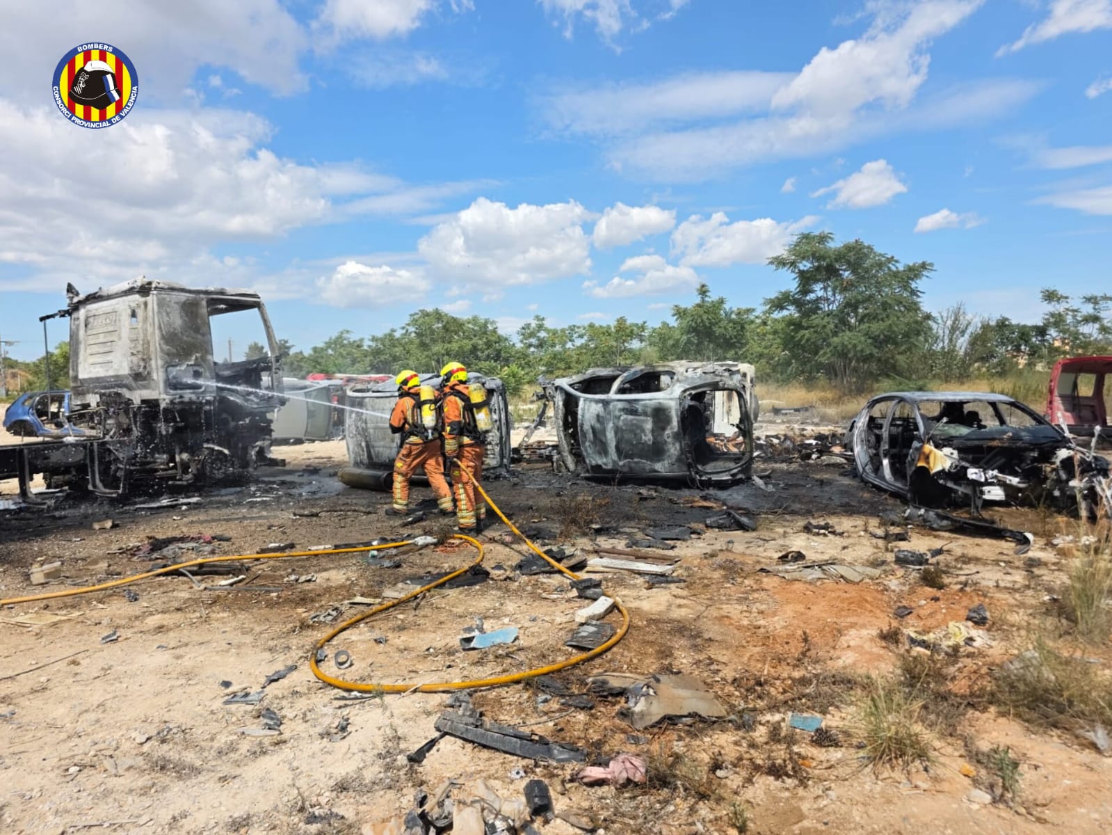 Los bomberos han extinguido el fuego.