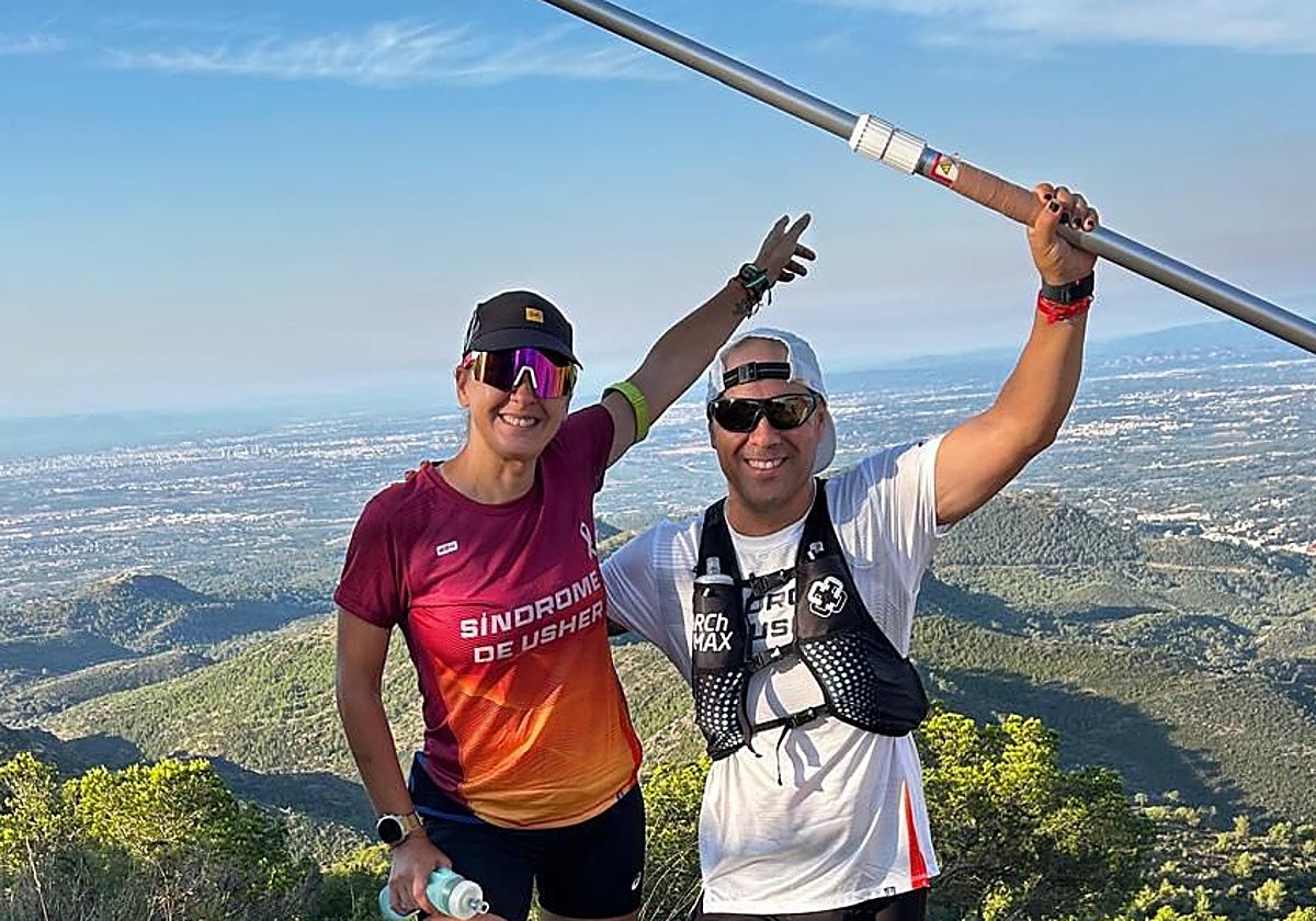 Mario Raúl Martínez, junto a una de sus guías.