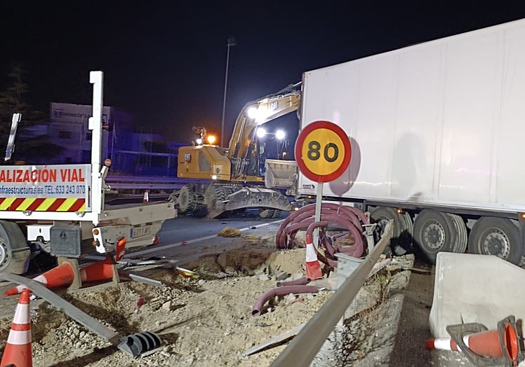 El camión quedó bloqueando ambos sentidos de circulación en la V-31.