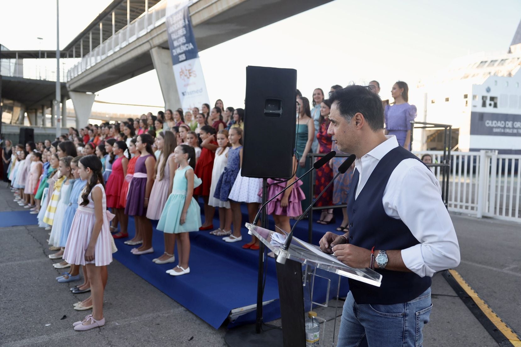 FOTOS | La presentación de las 146 aspirantes a Falleras Mayores de Valencia 2026