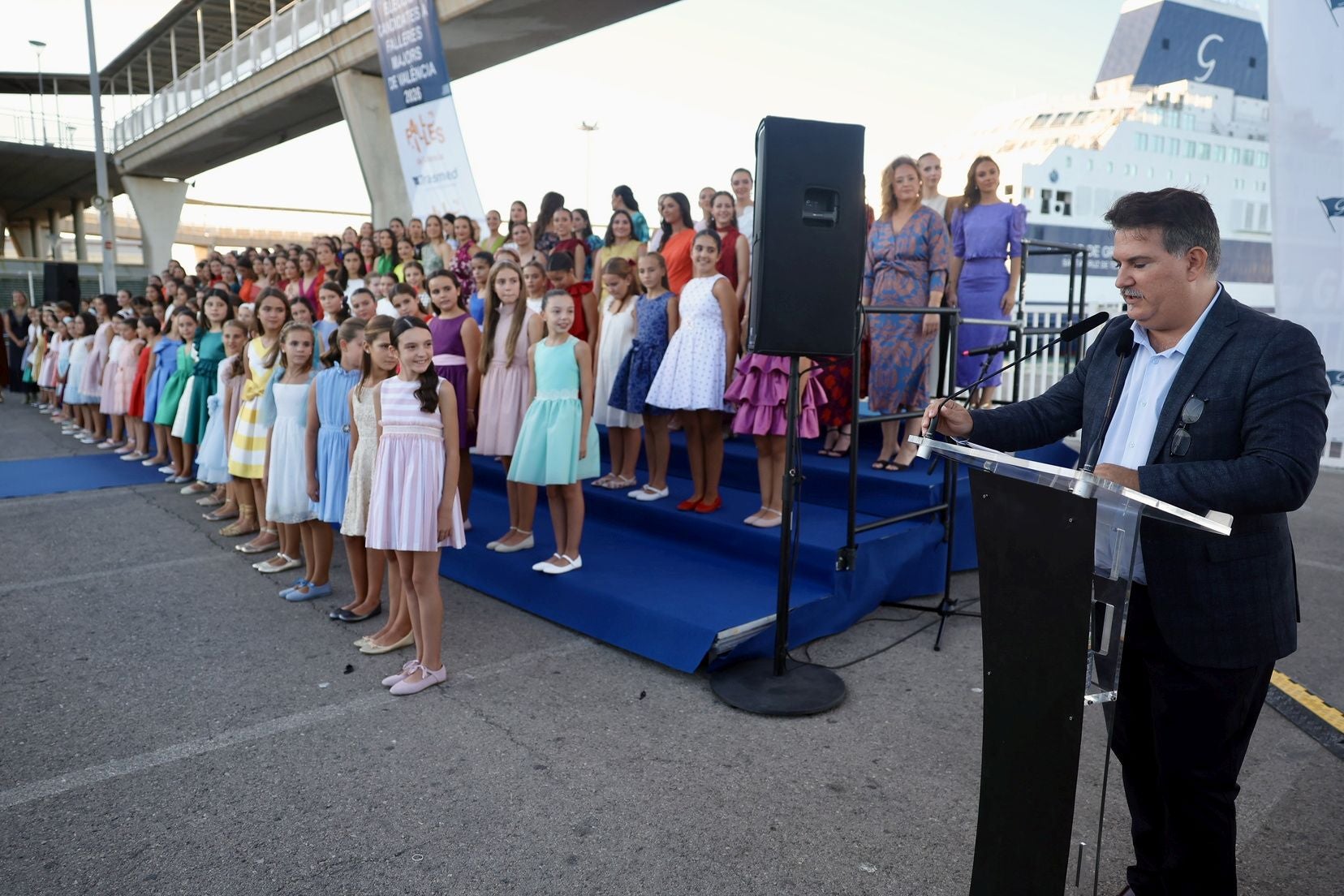 FOTOS | La presentación de las 146 aspirantes a Falleras Mayores de Valencia 2026