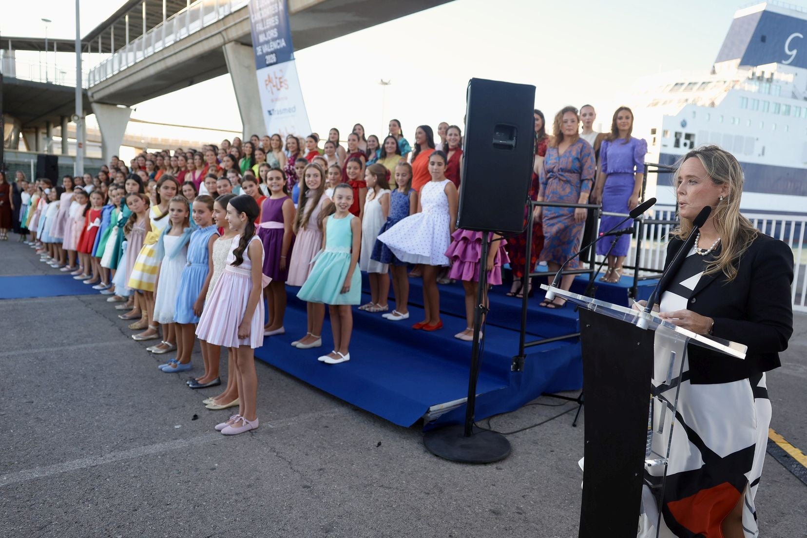 FOTOS | La presentación de las 146 aspirantes a Falleras Mayores de Valencia 2026