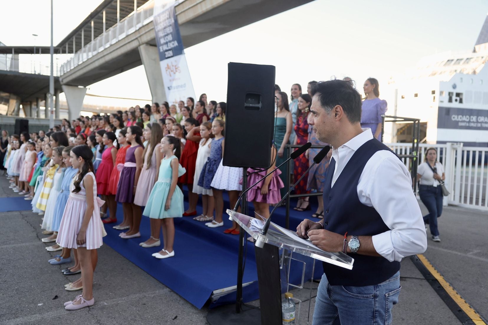 FOTOS | La presentación de las 146 aspirantes a Falleras Mayores de Valencia 2026
