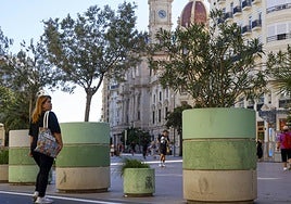 Los maceteros de la polémica que servirán de casas para gatos.