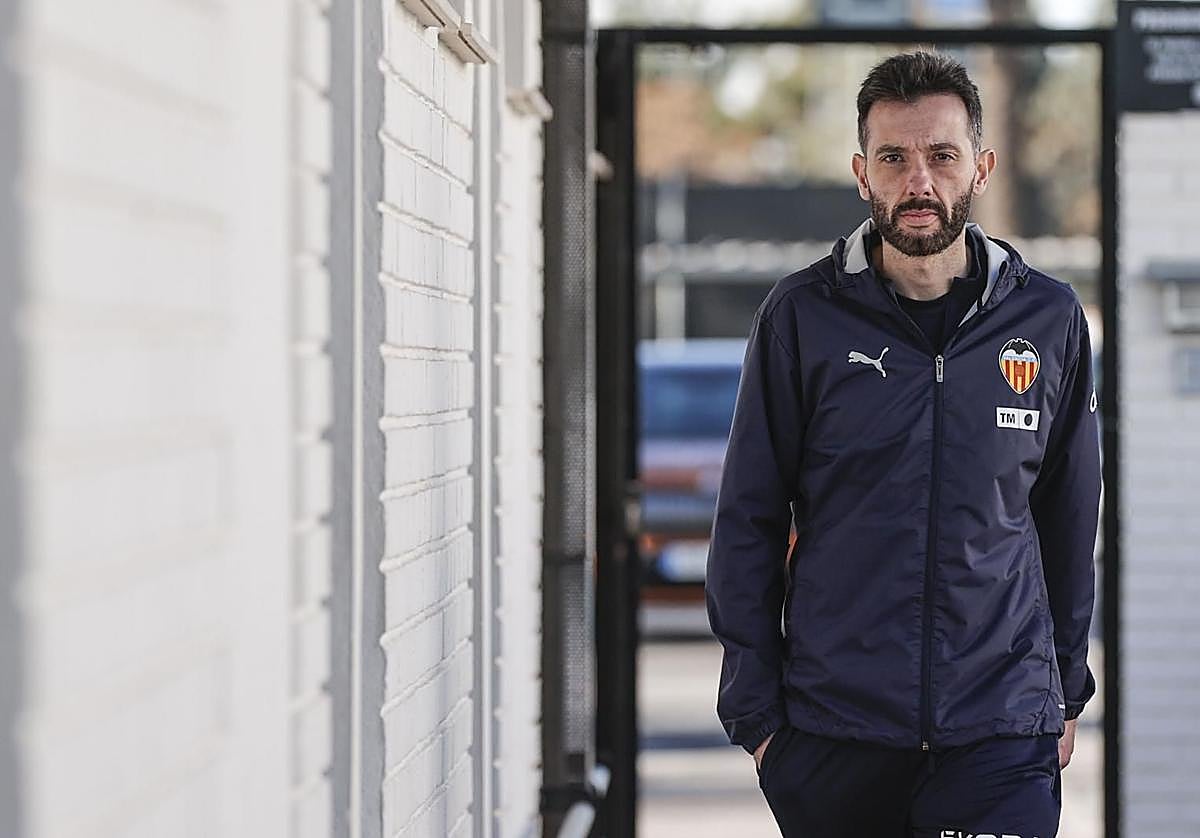 Corberán, en la ciudad deportiva de Paterna.