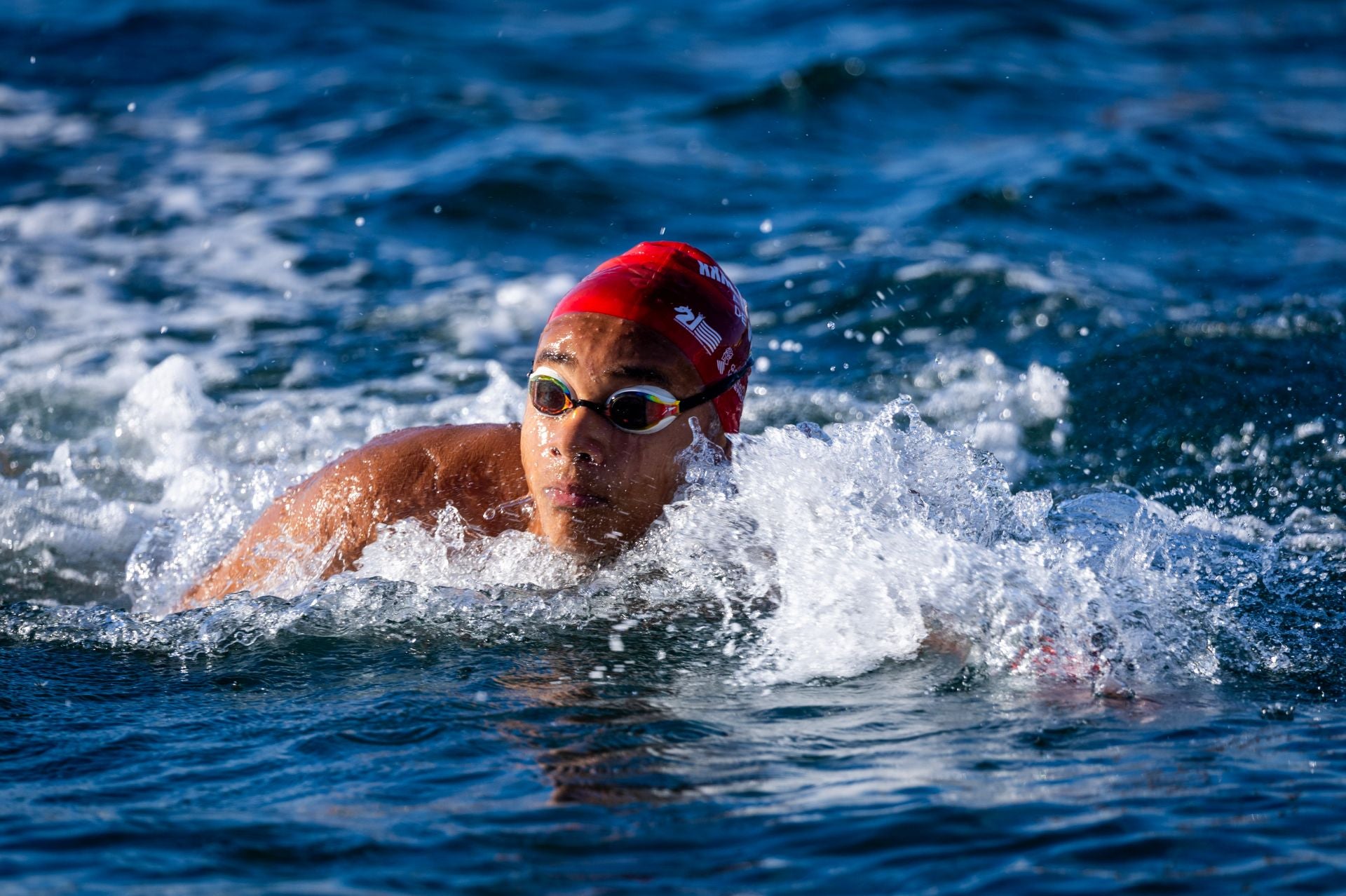 Búscate en la Travesía a nado del Puerto de Valencia de este sábado