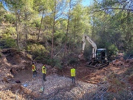 Construcción de los diques de contención en Vilamarxant.