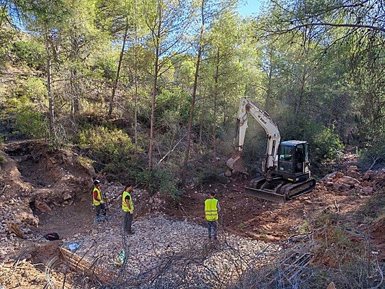 Construcción de los diques de contención en Vilamarxant.